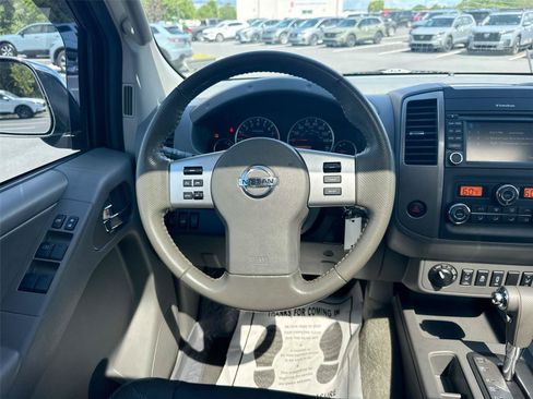 Used 2014 Nissan Frontier SL w/ SL Moonroof Package AWD/4WD image 24
