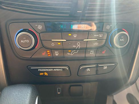 Used 2019 Ford Escape SE image 23