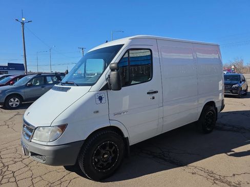 Used 2005 Dodge Sprinter 2500 image 2