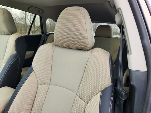 Used 2022 Subaru Outback Premium image 11