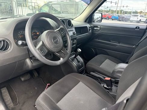 Used 2016 Jeep Patriot Sport w/ Power Value Group FWD image 7