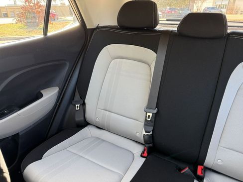 Used 2025 Hyundai Venue SEL image 40