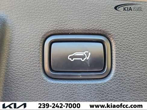 Used 2022 Kia Telluride EX w/ EX Premium Package FWD image 12