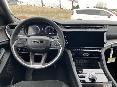 New 2026 Jeep Grand Cherokee Altitude image 12