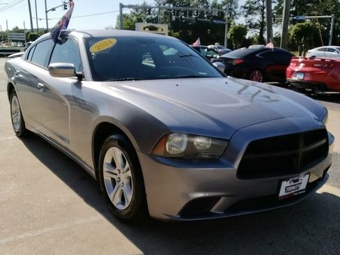 Used 2014 Dodge Charger SE RWD image 5