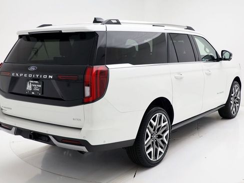Used 2025 Ford Expedition Max Platinum w/ Platinum Ultimate Package AWD/4WD image 9