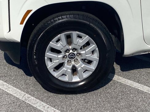 Used 2024 Nissan Frontier SV w/ Technology Package image 7