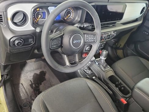 Used 2025 Jeep Wrangler Unlimited Sport AWD/4WD image 11