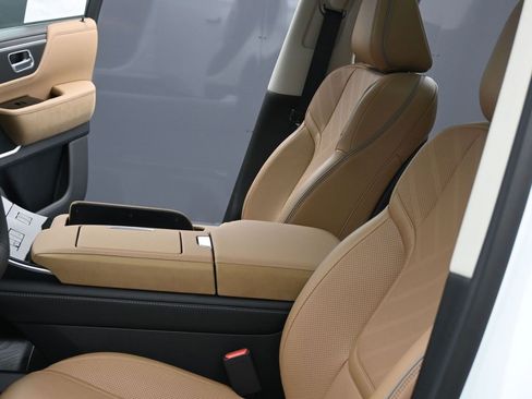 New 2026 INFINITI QX80 Luxe image 19