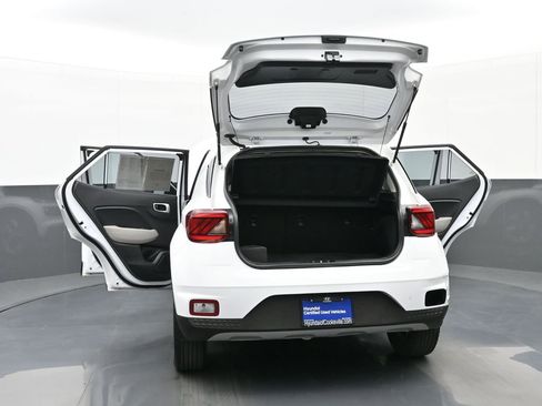 Certified 2024 Hyundai Venue SEL FWD image 48
