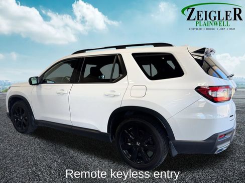 Used 2023 Honda Pilot Elite image 3