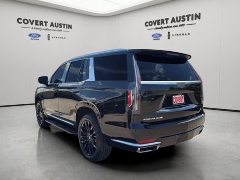Used 2021 Cadillac Escalade Premium Luxury RWD image 3