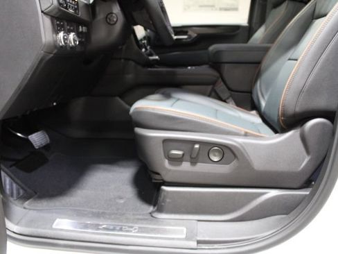 New 2026 GMC Yukon AT4 w/ AT4 Premium Plus Package AWD/4WD image 23