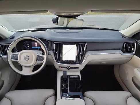 Used 2025 Volvo S60 T8 Ultra image 7