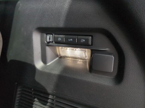 Used 2025 Ford Explorer ST AWD/4WD image 38