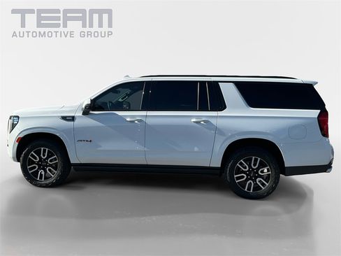 Used 2023 GMC Yukon XL AT4 w/ Technology Package image 4