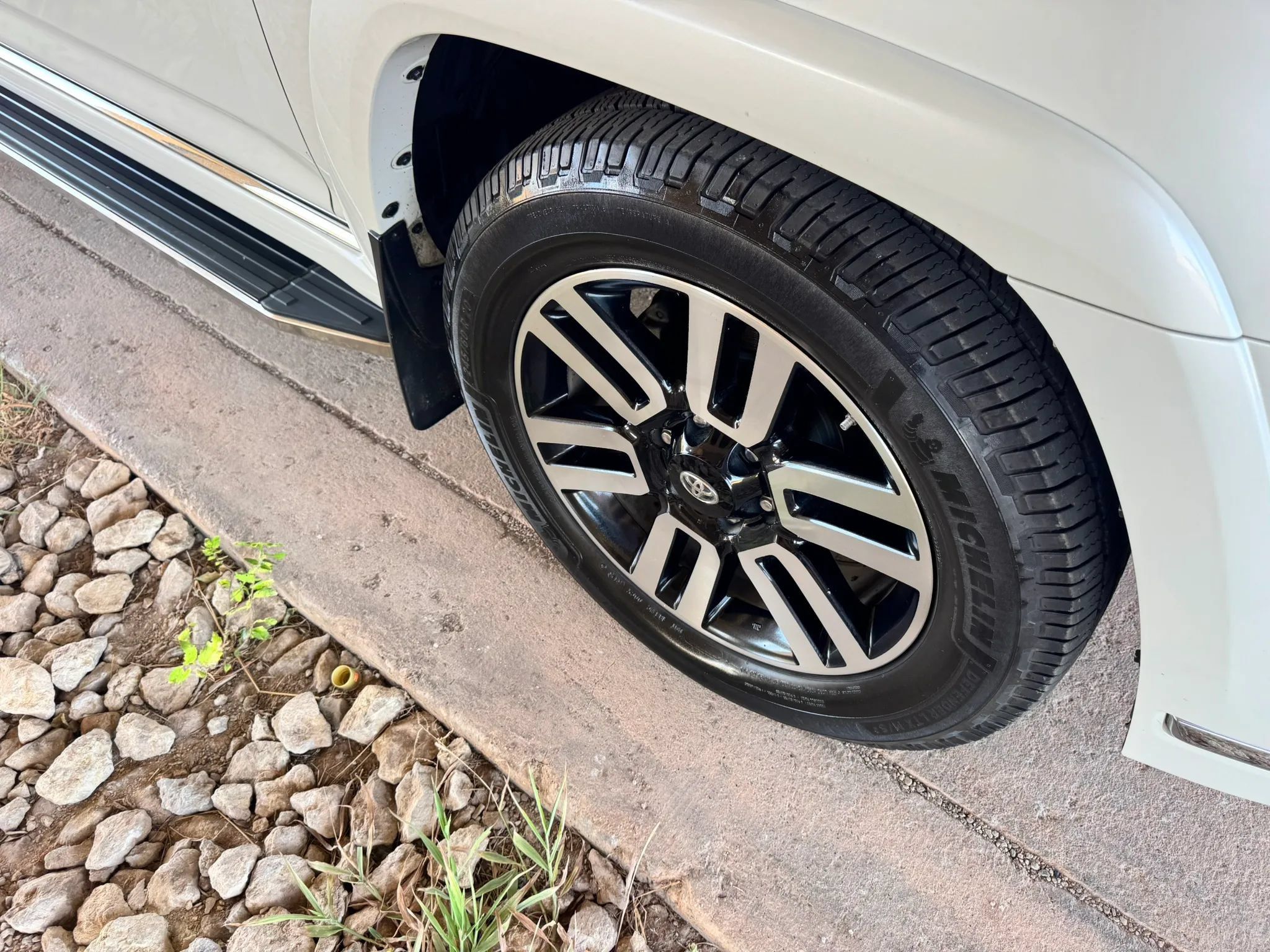 Used 2018 Toyota 4Runner Limited RWD image 29