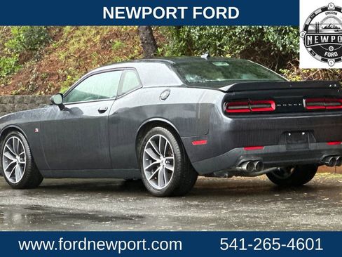 Used 2018 Dodge Challenger R/T Scat Pack w/ Leather Interior Group image 5