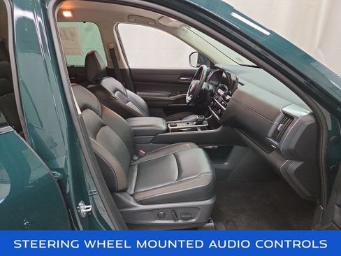 Used 2023 Nissan Pathfinder SL w/ Black Appearance Package AWD/4WD image 12