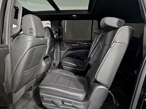 Used 2023 Cadillac Escalade ESV Premium Luxury image 12