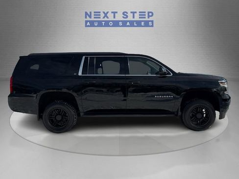 Used 2017 Chevrolet Suburban LT image 9