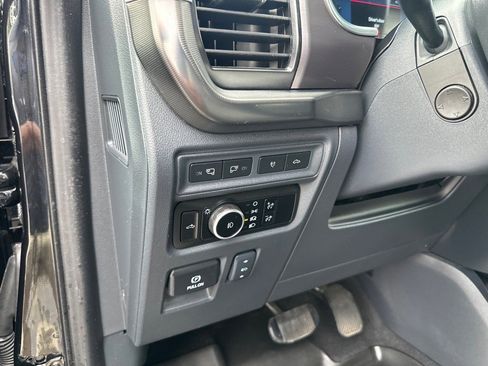 Used 2024 Ford F150 Platinum w/ FX4 Off-Road Package image 9