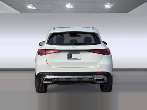 New 2026 Mercedes-Benz GLC 300 image 9