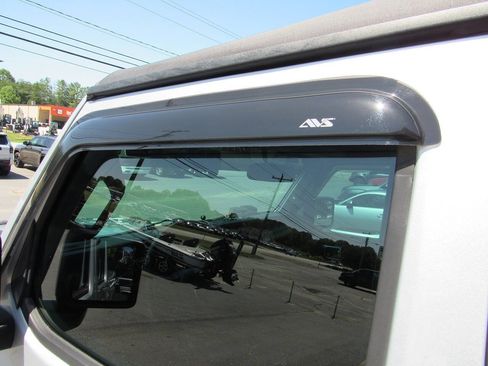 Used 2023 Jeep Gladiator Sport AWD/4WD image 26