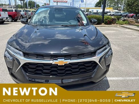 New 2026 Chevrolet Trax LS w/ LS Convenience Package FWD image 18