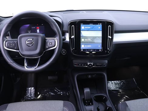 Certified 2024 Volvo XC40 B5 Core image 11