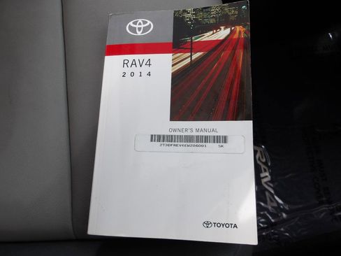 Used 2014 Toyota RAV4 Limited w/ Technology Package AWD/4WD image 26