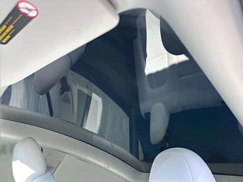 Used 2023 Tesla Model Y Long Range image 11