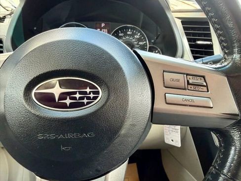 Used 2011 Subaru Outback 2.5i Premium image 28