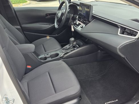 Certified 2025 Toyota Corolla LE image 10