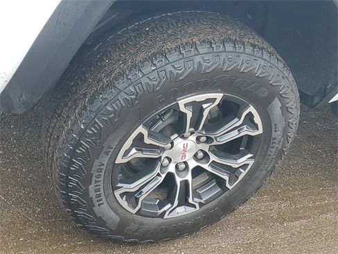 Used 2024 GMC Canyon AT4 w/ Canyon Safety Plus Package image 5