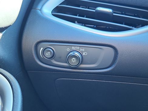 Used 2023 Chevrolet Malibu LT image 25