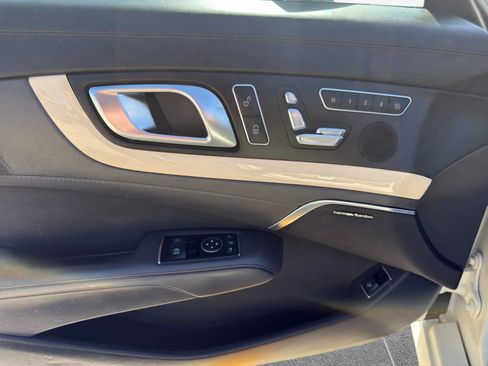 Used 2013 Mercedes-Benz SL 550 w/ Premium Pkg image 31