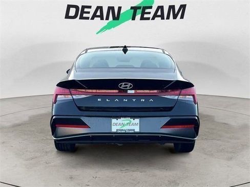 Certified 2025 Hyundai Elantra SEL w/ Cargo Package image 7