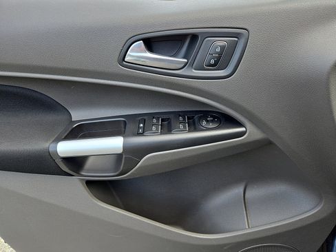 Used 2020 Ford Transit Connect XLT FWD image 13