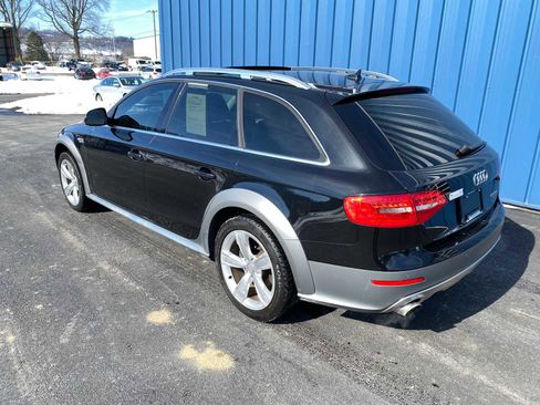 Used 2016 Audi A4 Premium Plus w/ Technology Package image 3