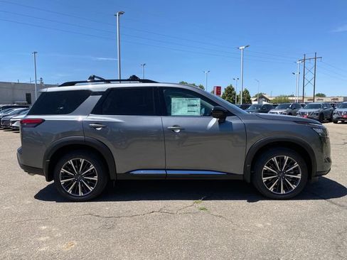 New 2026 Nissan Pathfinder Platinum AWD/4WD image 6
