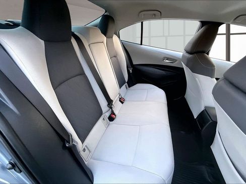 Used 2020 Toyota Corolla LE image 24