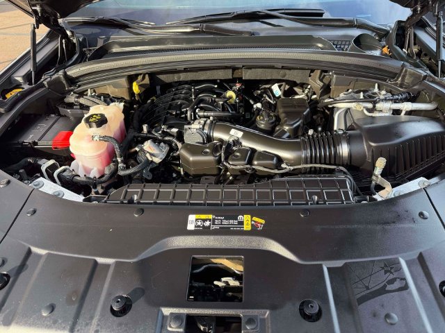 Used 2023 Jeep Grand Cherokee Limited AWD/4WD image 21