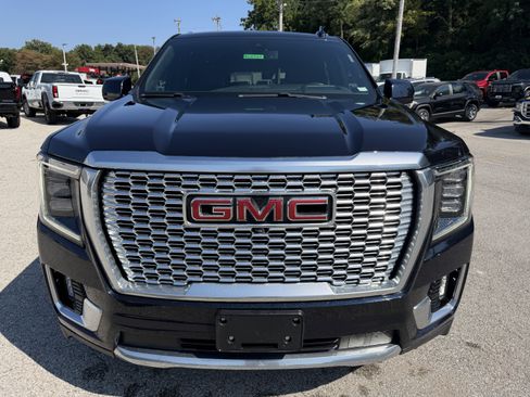 Used 2022 GMC Yukon Denali AWD/4WD image 2