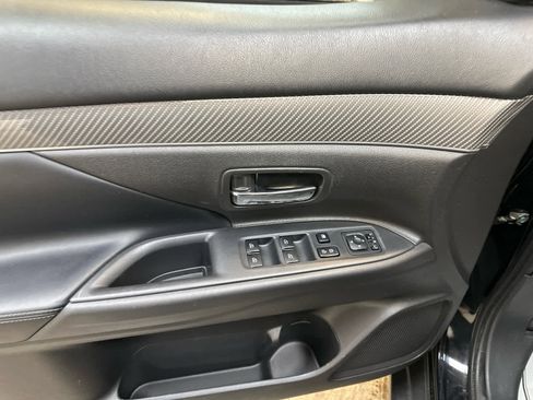 Used 2020 Mitsubishi Outlander SEL image 25