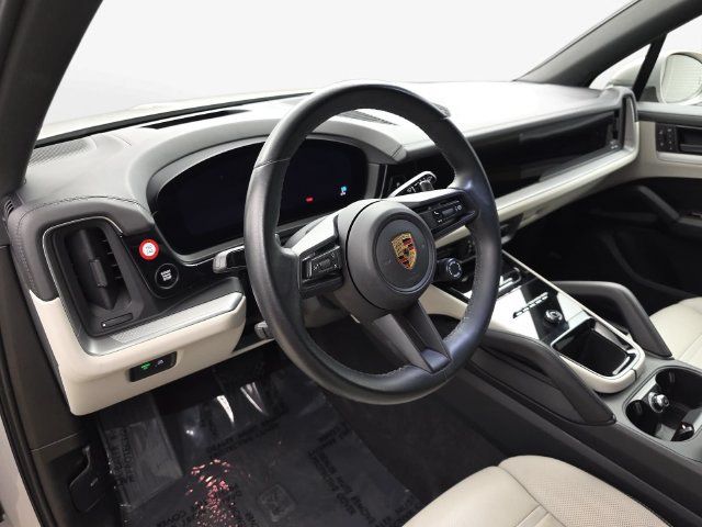 Used 2024 Porsche Cayenne AWD/4WD image 13