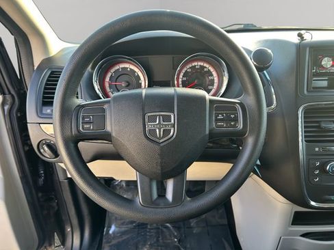 Used 2015 Dodge Grand Caravan American Value Package image 12