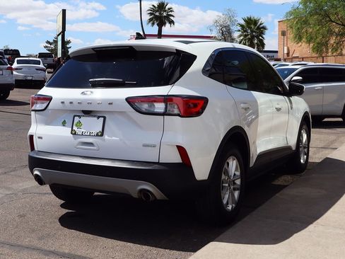 Used 2020 Ford Escape SE image 13