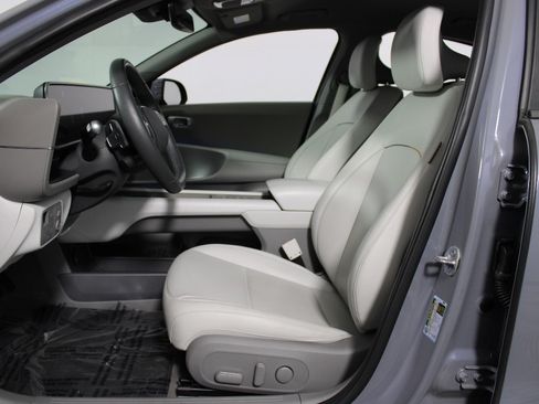 Used 2024 Hyundai Ioniq 6 SEL RWD image 2