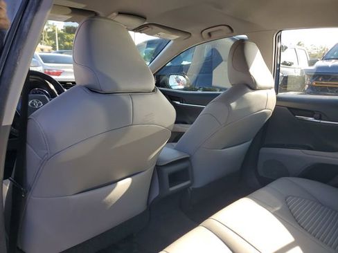 Used 2019 Toyota Camry SE image 15